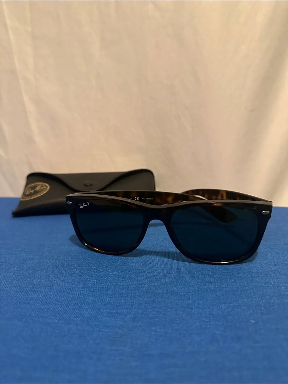 Ray-Ban New Wayfarer polarized blue gradient sunglasses, Authentic 💯 RB2132